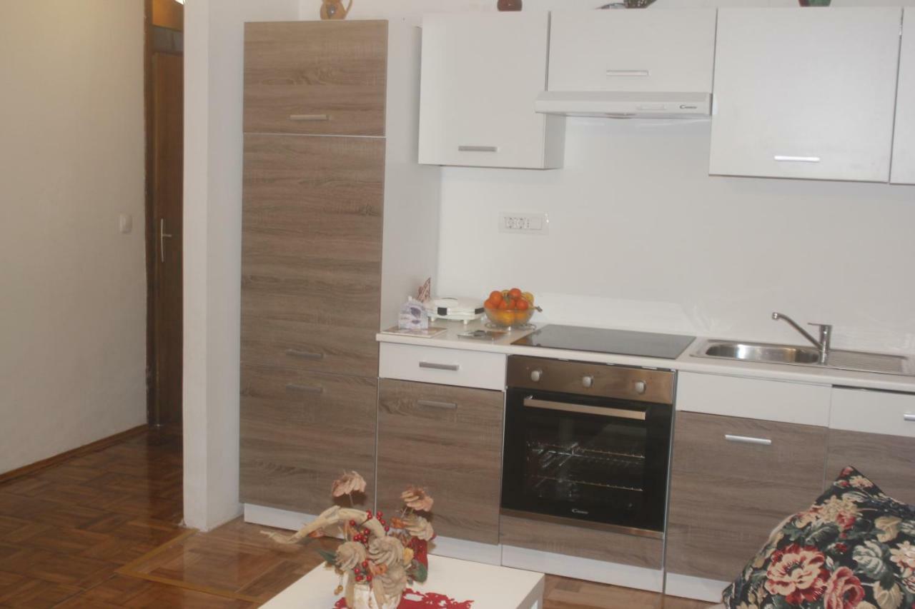 Apartman Jadranka Njivice Esterno foto