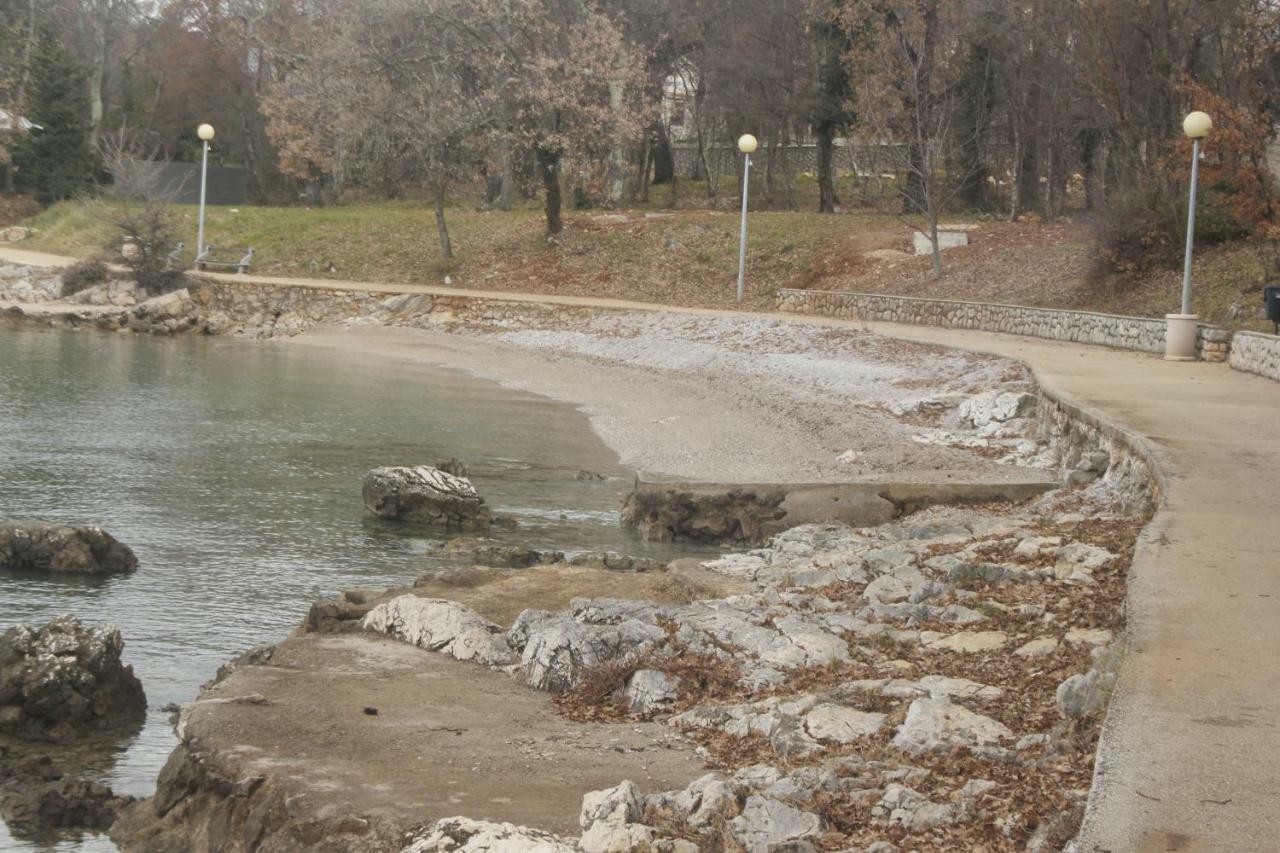Apartman Jadranka Njivice Esterno foto