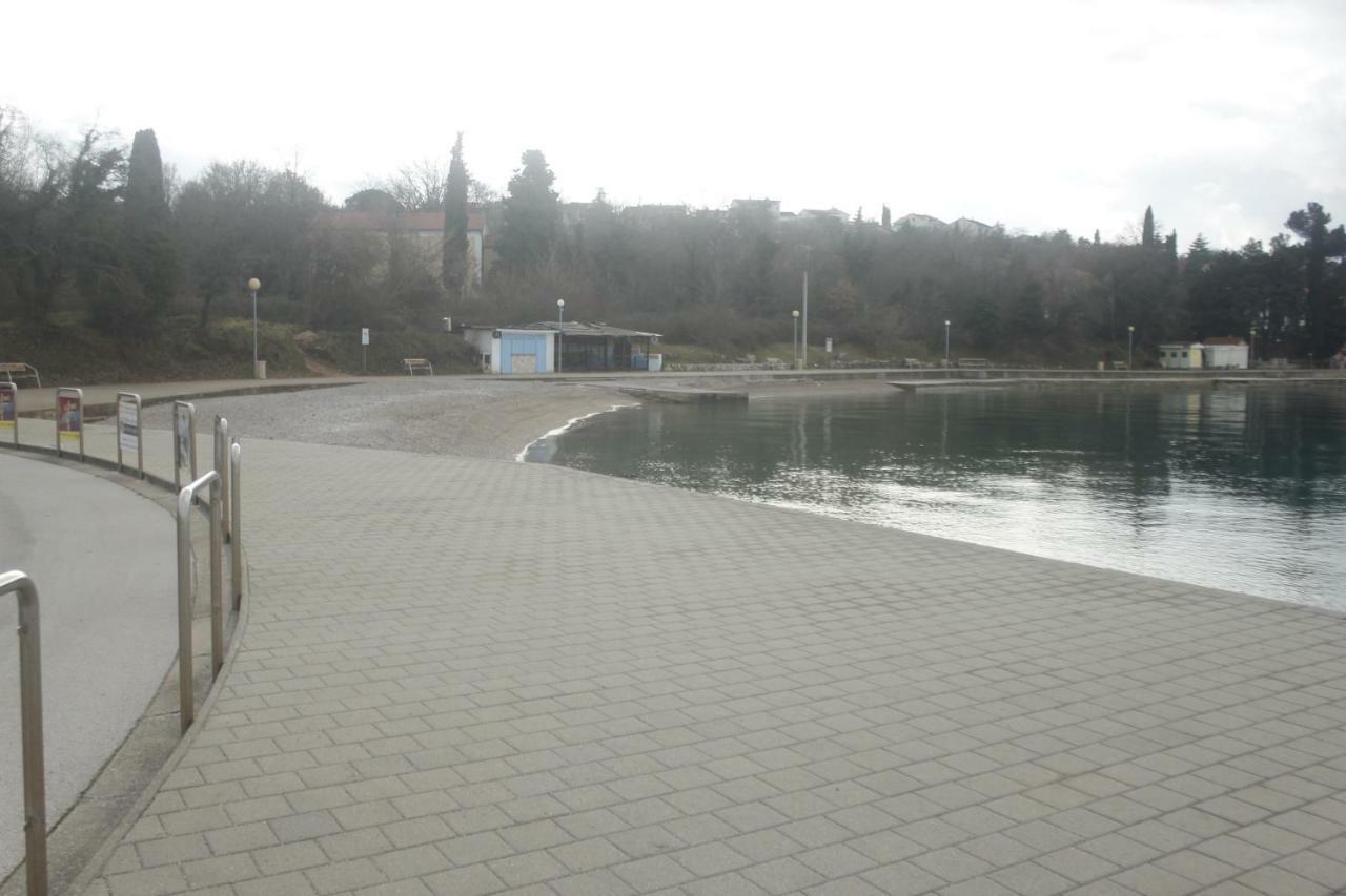 Apartman Jadranka Njivice Esterno foto