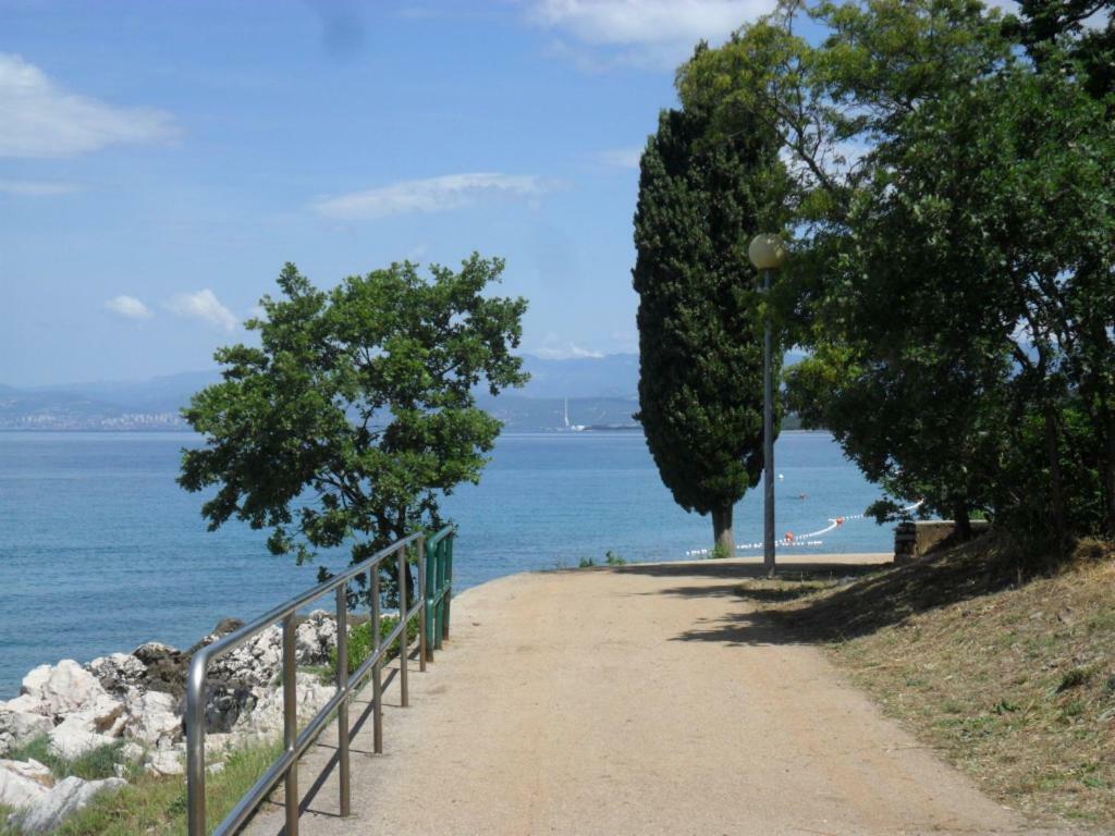 Apartman Jadranka Njivice Esterno foto